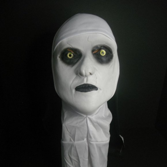 The Nun Latex Mask And Nun Groundbreaker/Hanging Decoration - Picture 6 of 16